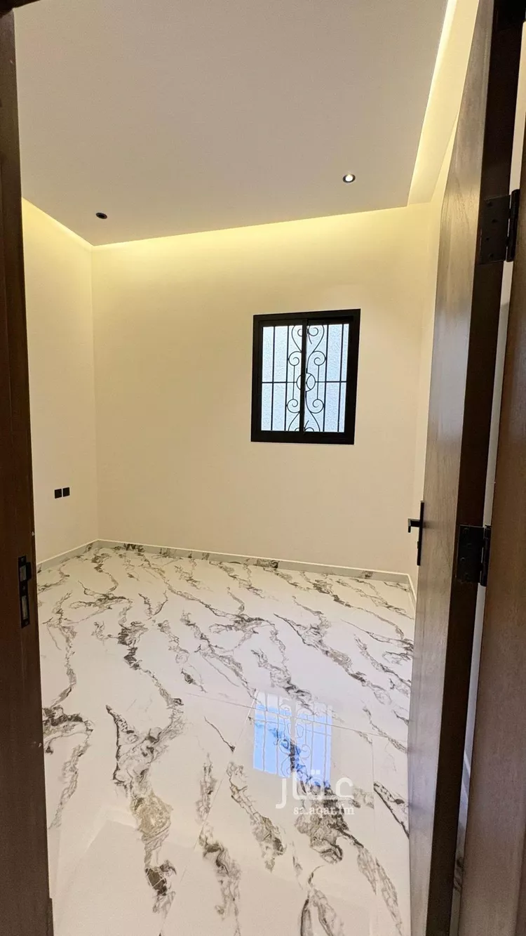 دور للبيع في شارع جبل أبام, حي بدر, مدينة الرياض, منطقة الرياض صورة 4