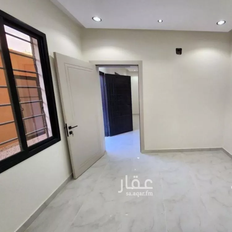 دور للبيع في شارع حامد عبدالحفيظ, حي عكاظ, مدينة الرياض, منطقة الرياض صورة 2