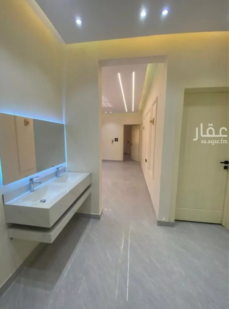 دور للبيع في شارع العدواني, حي عكاظ, مدينة الرياض, منطقة الرياض صورة 2