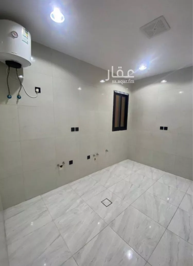 دور للبيع في شارع العدواني, حي عكاظ, مدينة الرياض, منطقة الرياض صورة 4