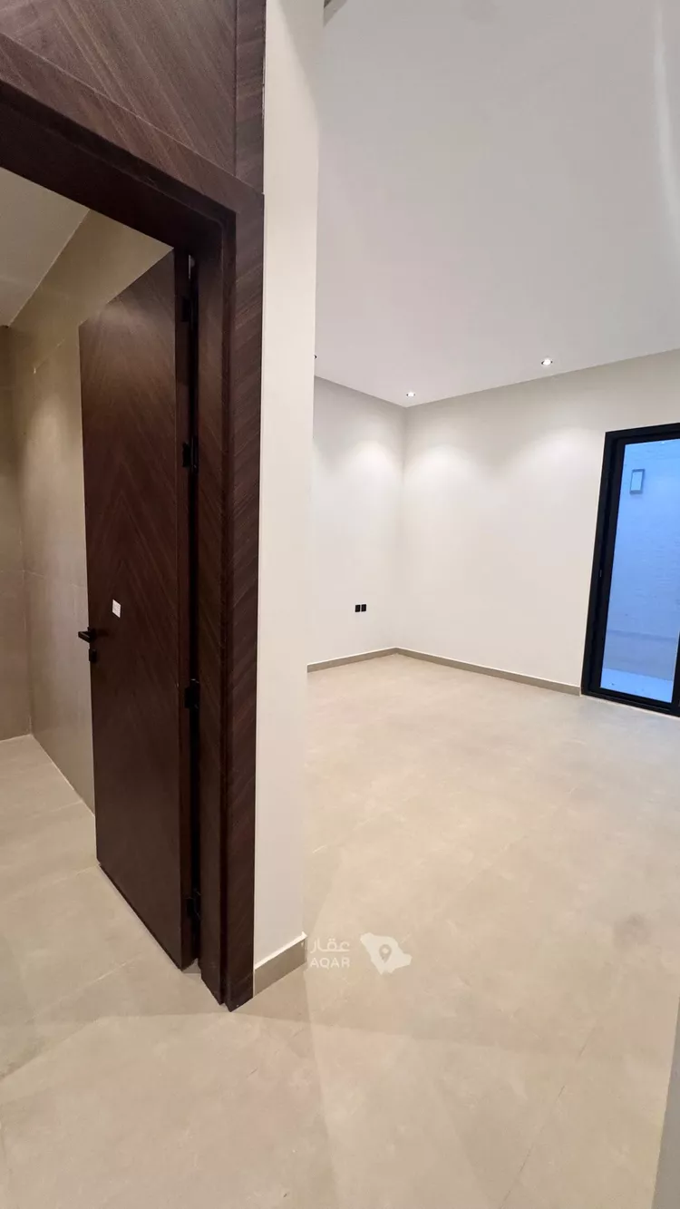 Floor for Sale in Riyadh Al Hazm 9