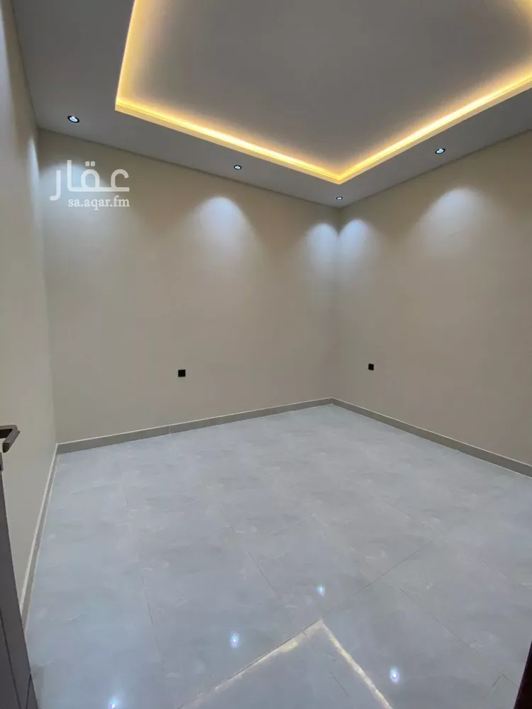 Floor for Sale in Riyadh Dirab 6