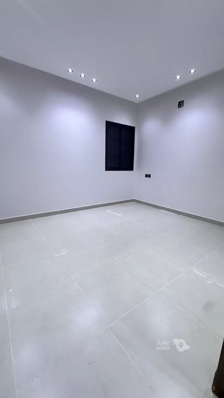 Floor for Sale in Riyadh Al Hazm 4