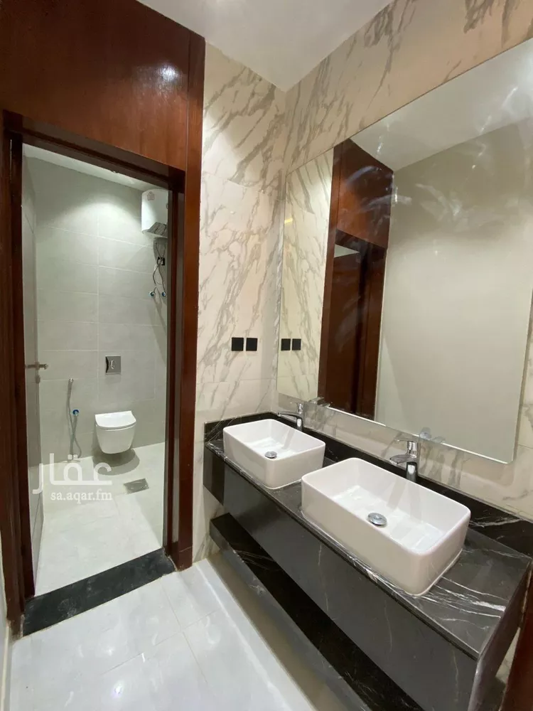 Floor for Sale in Riyadh Dirab 10
