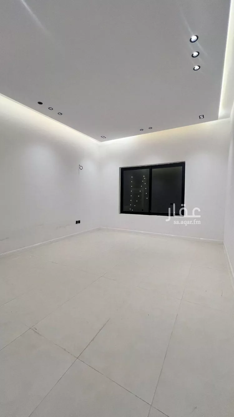 Floor for Sale in Riyadh Okaz 6