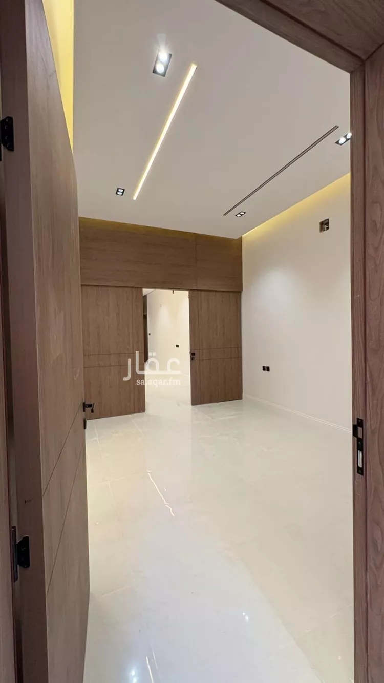 Floor for Sale in Riyadh Okaz 9
