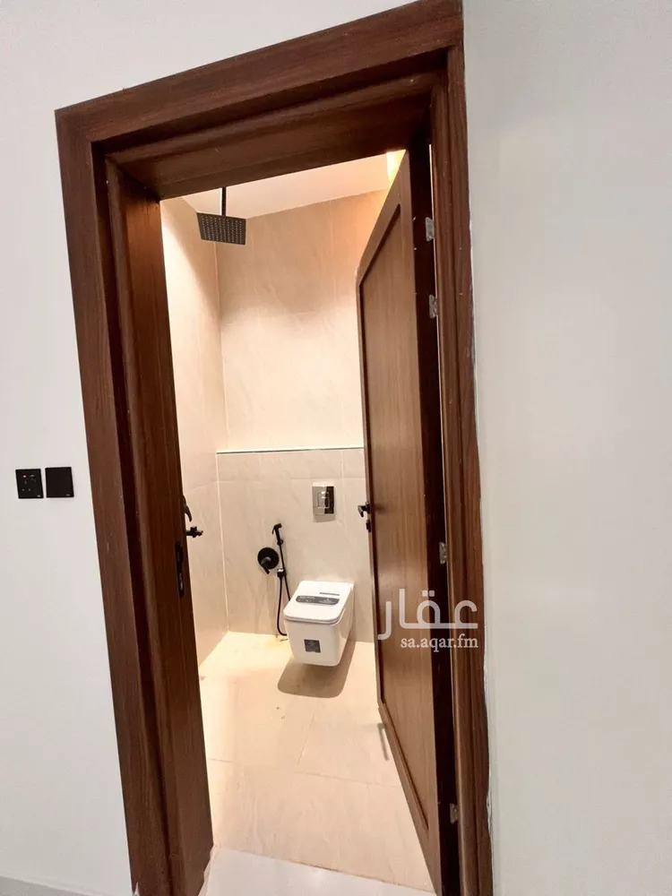 فيلا للبيع في شارع علي بن سلامة اللخمي, حي المهدية, مدينة الرياض, منطقة الرياض 18