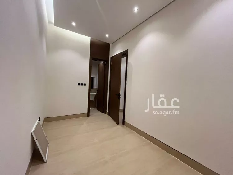 فيلا للبيع في شارع عبدالمنعم بن أبي المعمر, حي المهدية, مدينة الرياض, منطقة الرياض 18