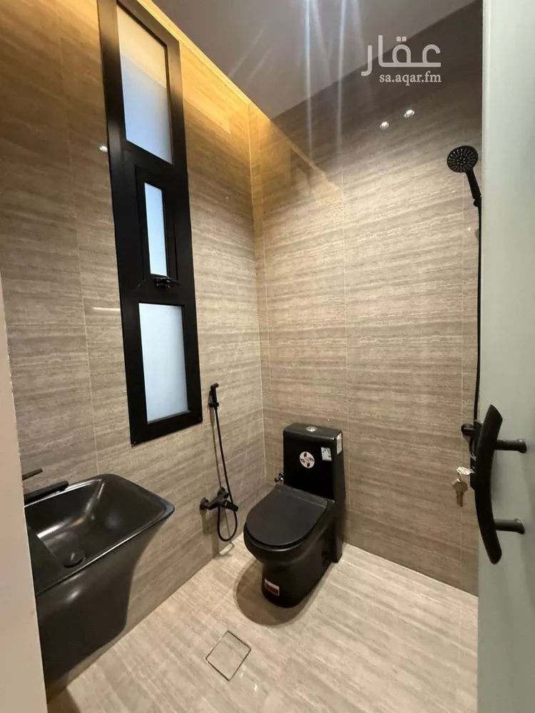 فيلا للبيع في شارع أبي الشيخ الأصبهاني, حي المهدية, مدينة الرياض, منطقة الرياض صورة 4