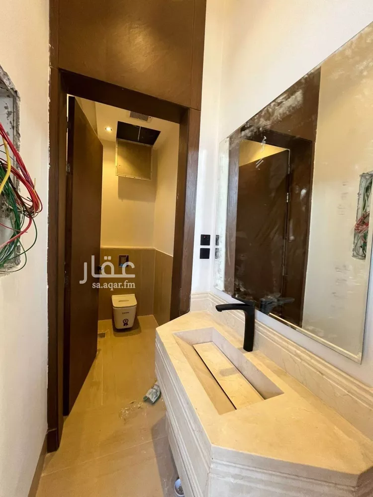 فيلا للبيع في شارع عبدالمنعم بن أبي المعمر, حي المهدية, مدينة الرياض, منطقة الرياض 10