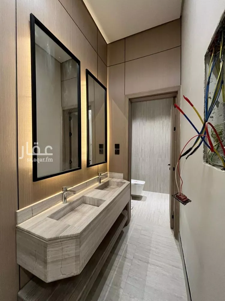 فيلا للبيع في شارع أحمد بن الحسن الأنصاري, حي المهدية, مدينة الرياض, منطقة الرياض صورة 5