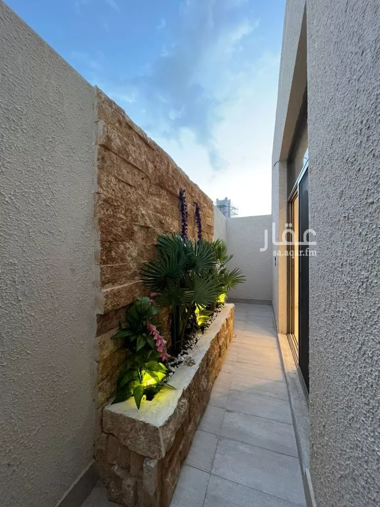 فيلا للبيع في شارع أبي الشيخ الأصبهاني, حي المهدية, مدينة الرياض, منطقة الرياض 12