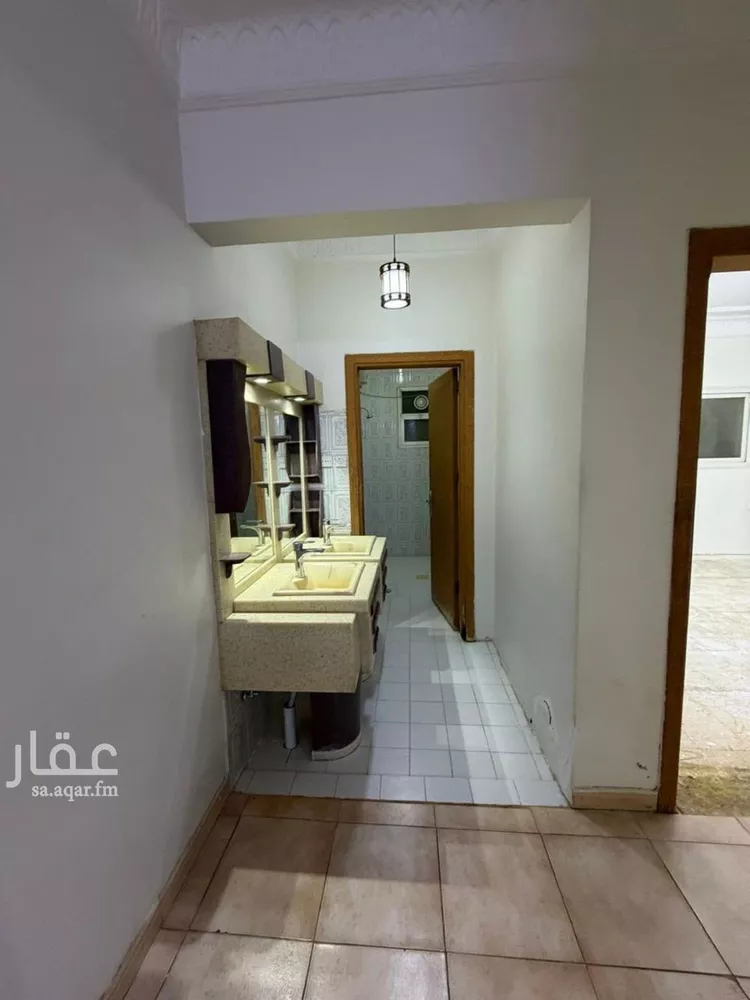 فيلا للبيع في شارع المنقلة, حي اليرموك, مدينة الرياض, منطقة الرياض