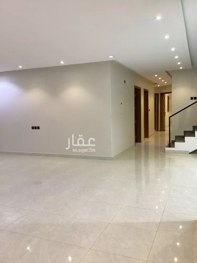 شقة للبيع في شارع المدينة العسكريه, حي المعلاة, مدينة أحد رفيدة, منطقة عسير صورة 3