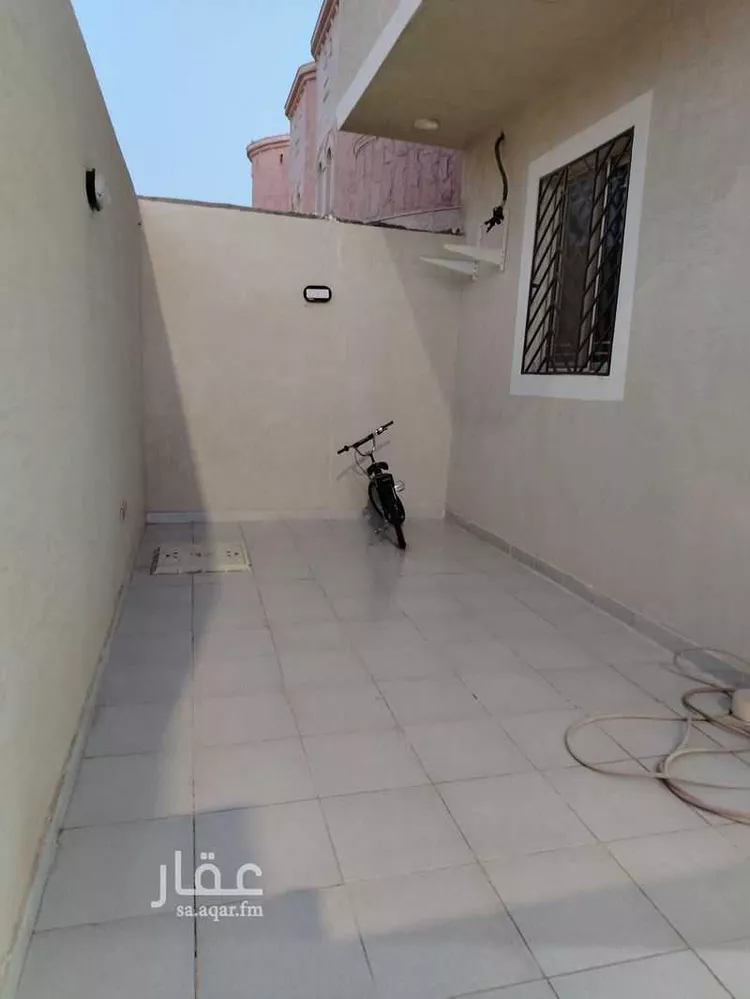 فيلا للبيع في شارع عيسى ابن ميمون ، حي قلعة مخيط ، المدينة المنورة ، منطقة المدينة المنورة صورة 2