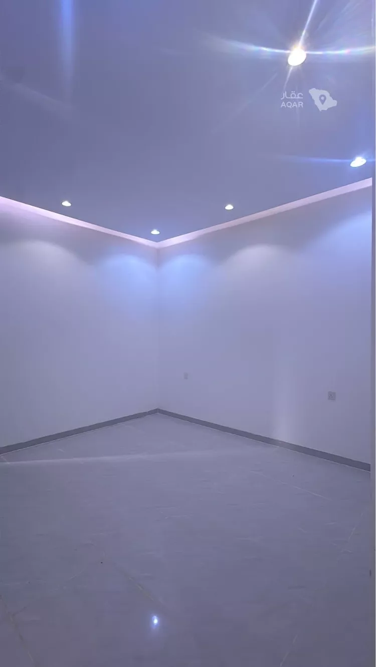 Floor for Sale in Al Muzahimiyah Al Ulaya 3