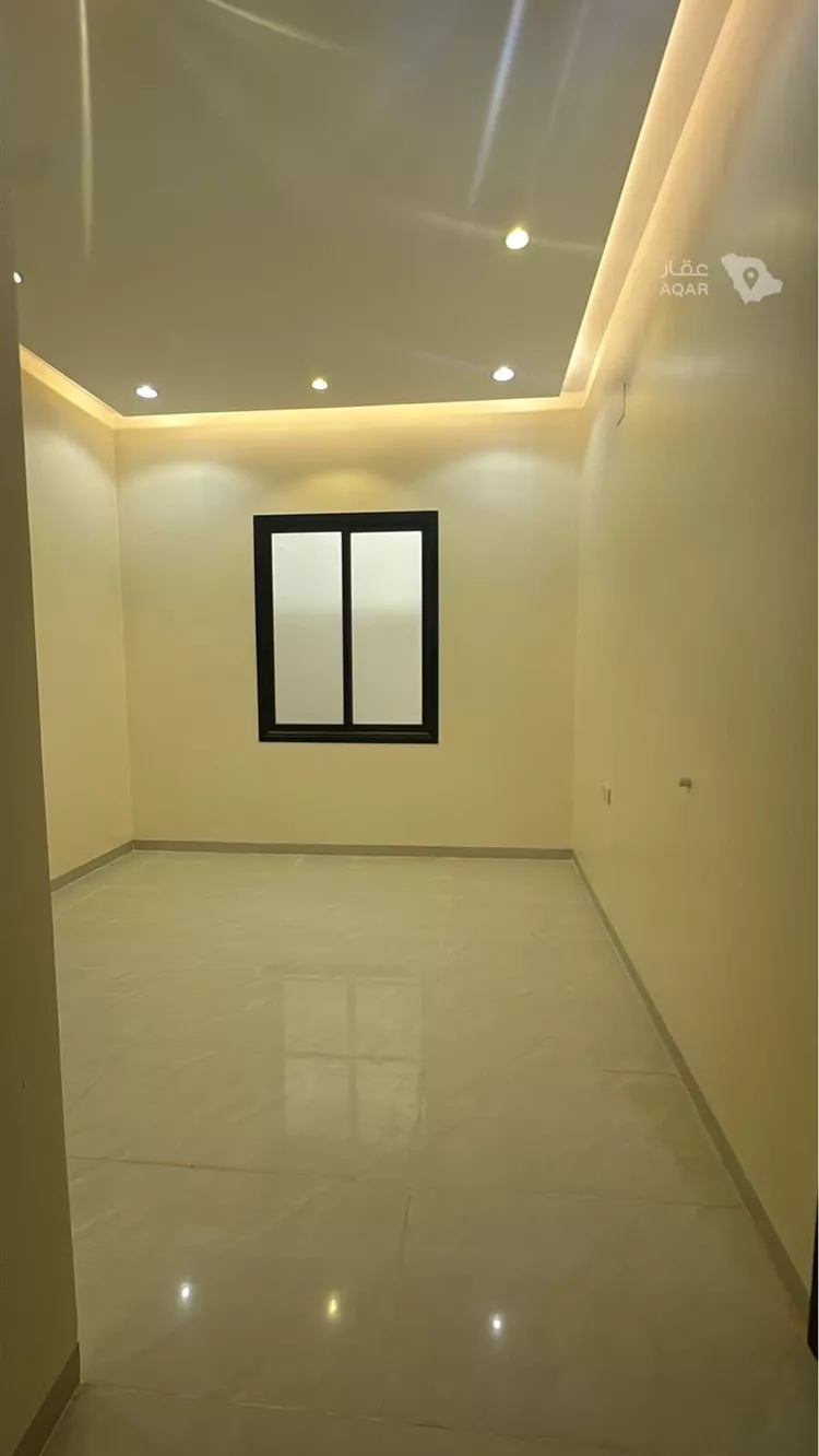 Floor for Sale in Al Muzahimiyah Al Ulaya 4