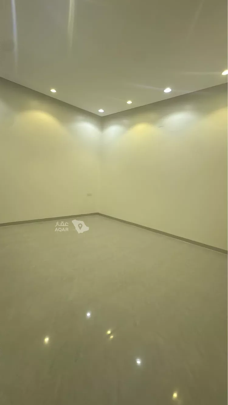 Floor for Sale in Al Muzahimiyah Al Ulaya 7