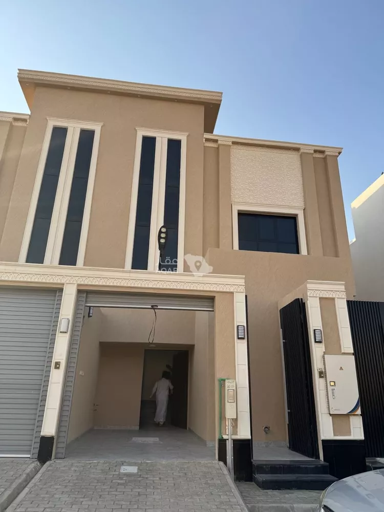 Floor for Sale in Al Muzahimiyah Al Ulaya