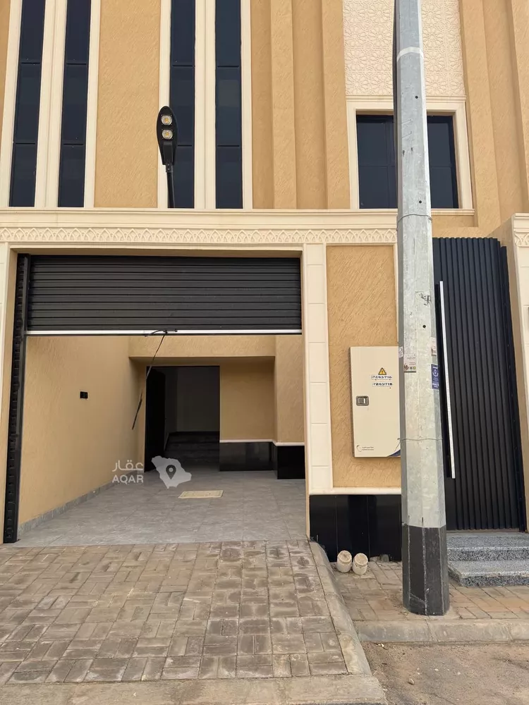 فيلا للبيع في شارع الورود 22, حي الورود, مدينة المزاحمية, منطقة الرياض