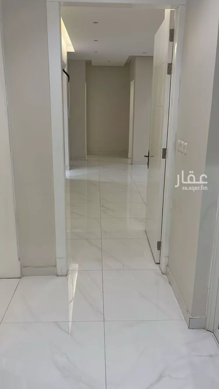 شقة للبيع في شارع الملك فهد بن عبد العزيز, حي غرب العزيزية, مدينة الخبر, المنطقة الشرقية 8