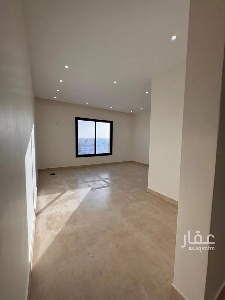 دور للبيع في شارع الامام مالك, حي بدر, مدينة الرياض, منطقة الرياض صورة 4