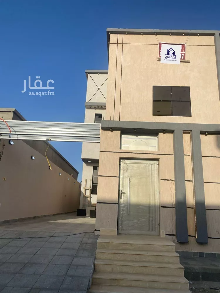 فيلا للبيع في شارع المروج 28, حي المروج, مدينة صامطه, منطقة جازان