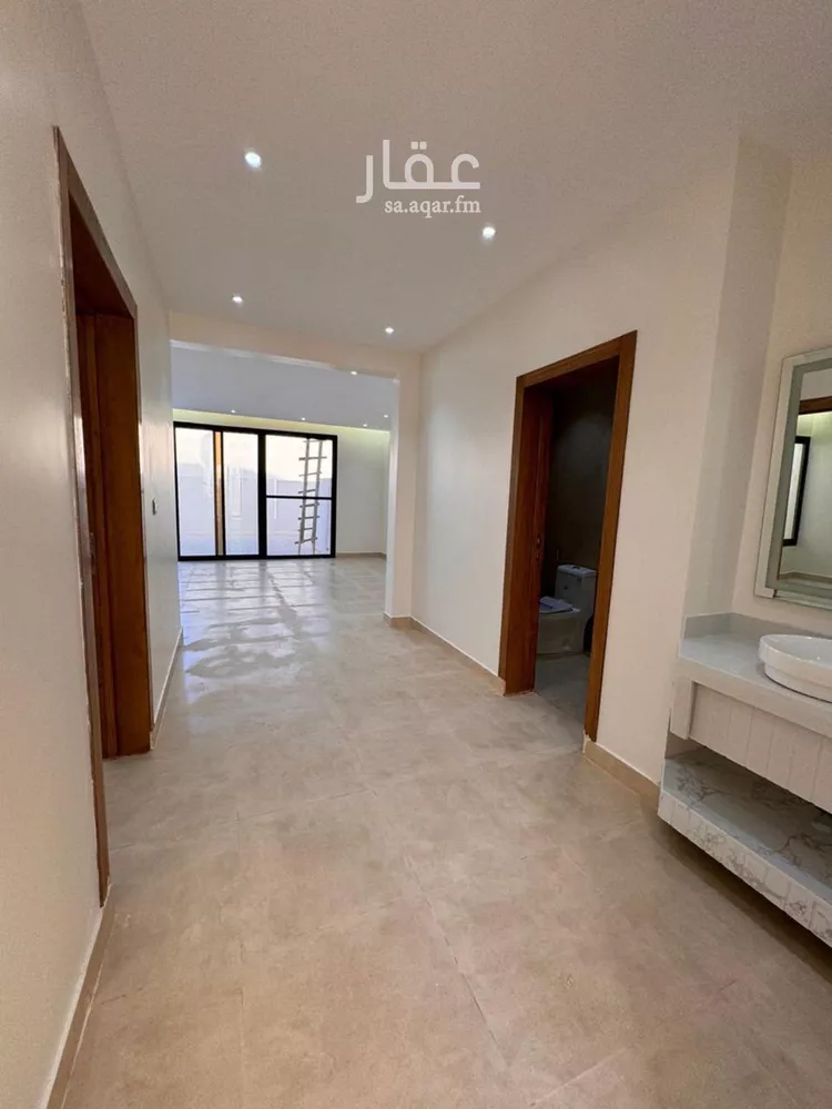 دور للبيع في شارع الامام مالك, حي بدر, مدينة الرياض, منطقة الرياض صورة 5