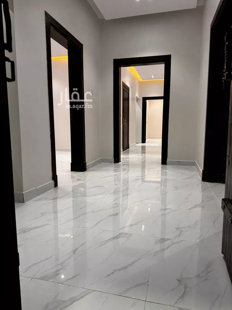 دور للبيع في شارع عبادة بن الصامت, حي النايفية, مدينة حفر الباطن, المنطقة الشرقية صورة 2