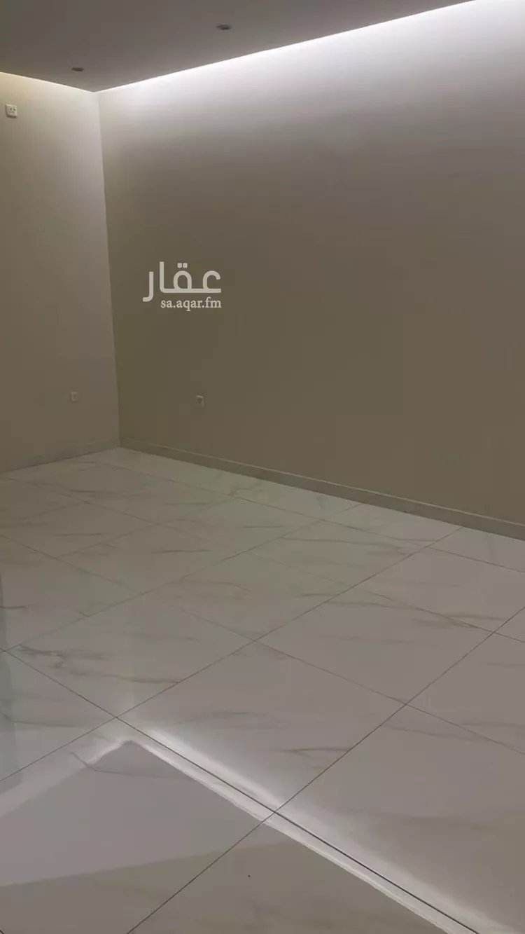 شقة للبيع في شارع الملك فهد بن عبد العزيز, حي غرب العزيزية, مدينة الخبر, المنطقة الشرقية صورة 4