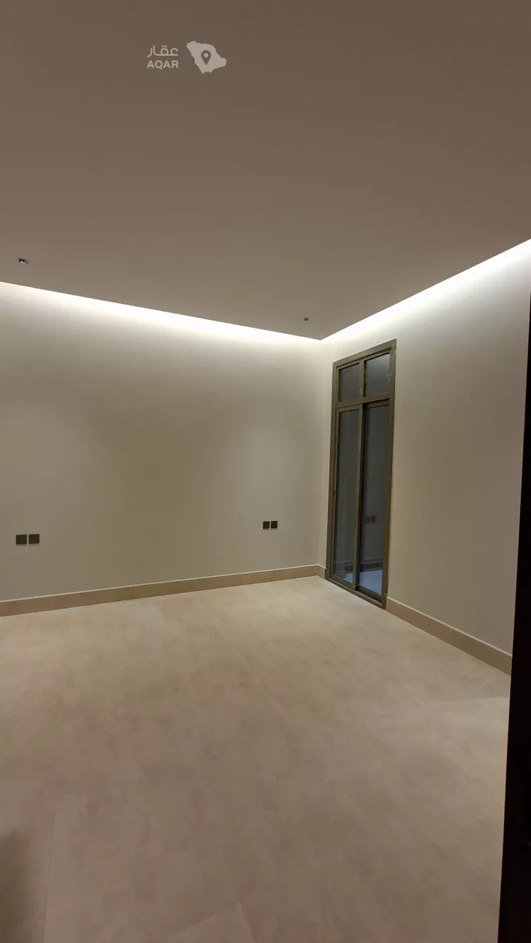 Floor for Rent in Riyadh Al Malqa 8