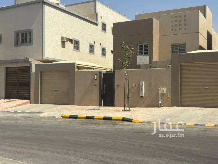 فيلا للبيع في شارع أحمد الحسباني, حي مطار الملك خالد الدولي, مدينة الرياض, منطقة الرياض 6