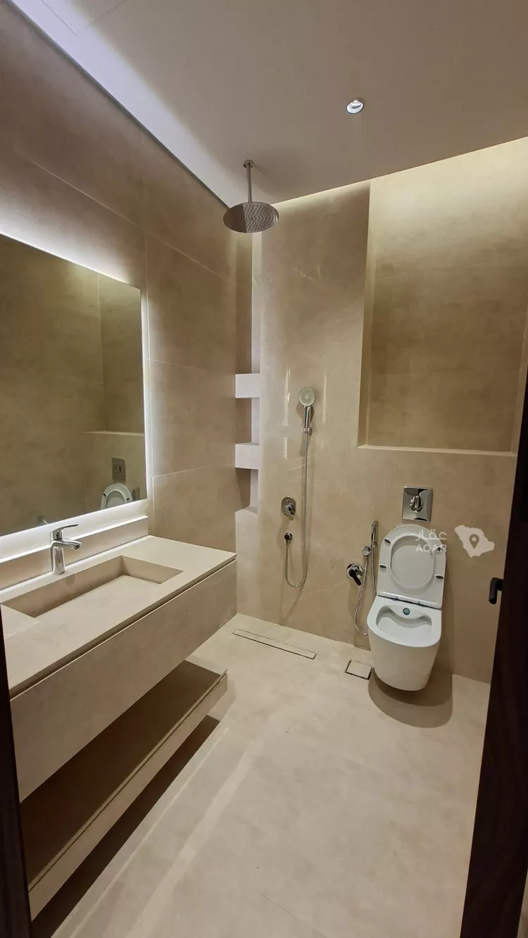 Floor for Rent in Riyadh Al Malqa 9
