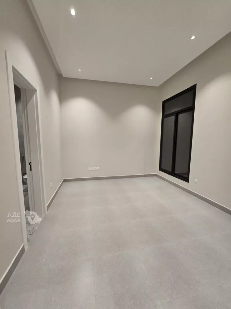 Floor for Sale in Riyadh Ar Rimal 6