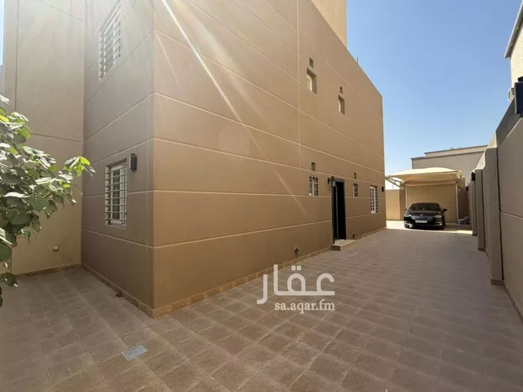 فيلا للبيع في شارع أحمد الحسباني, حي مطار الملك خالد الدولي, مدينة الرياض, منطقة الرياض 11