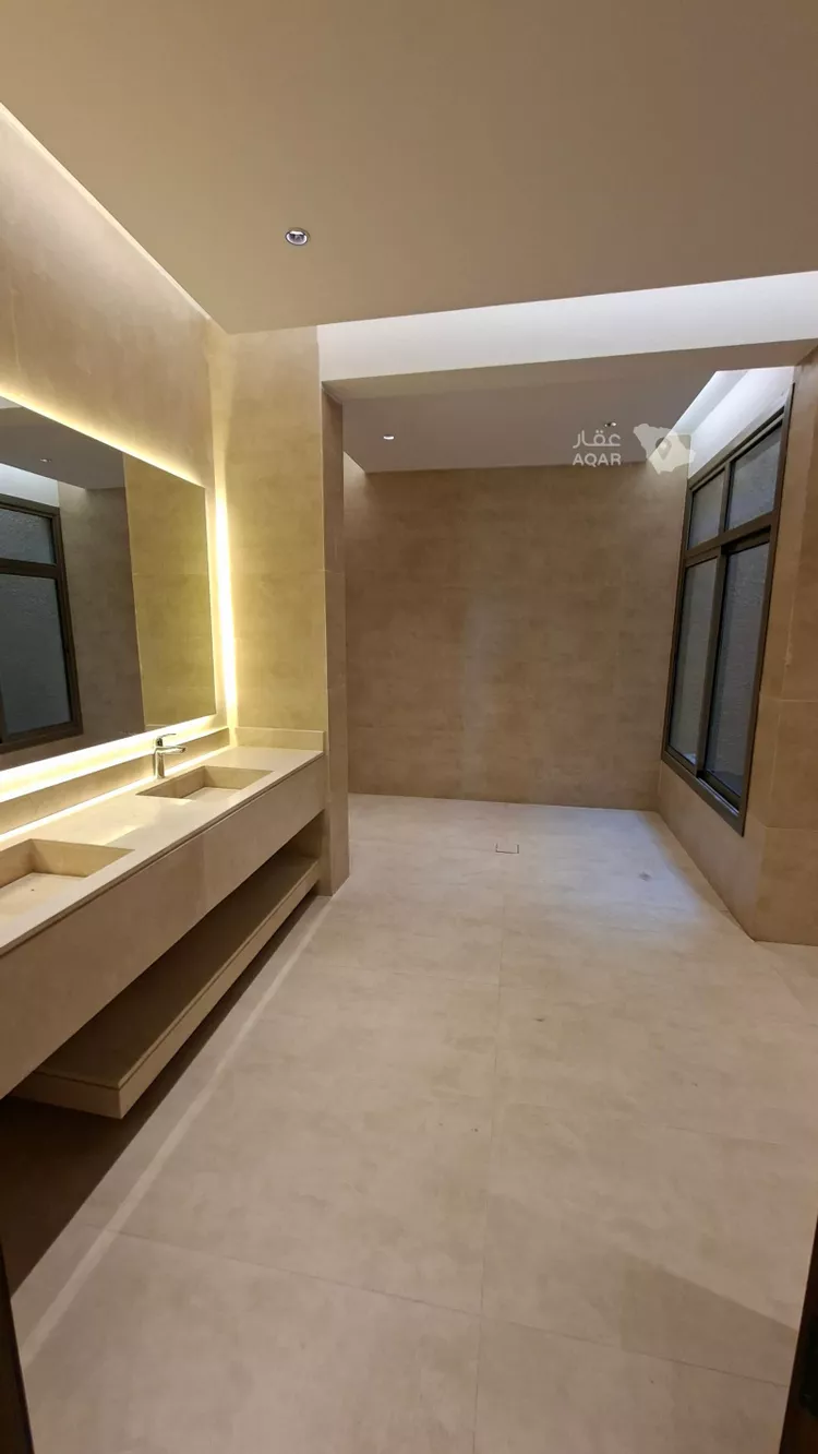 Floor for Rent in Riyadh Al Malqa 10