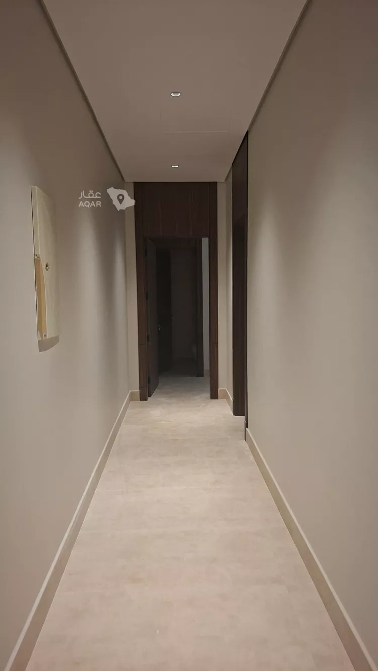 Floor for Rent in Riyadh Al Malqa 4