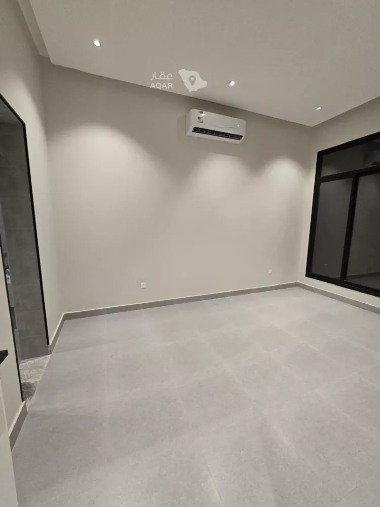 Floor for Sale in Riyadh Ar Rimal 8