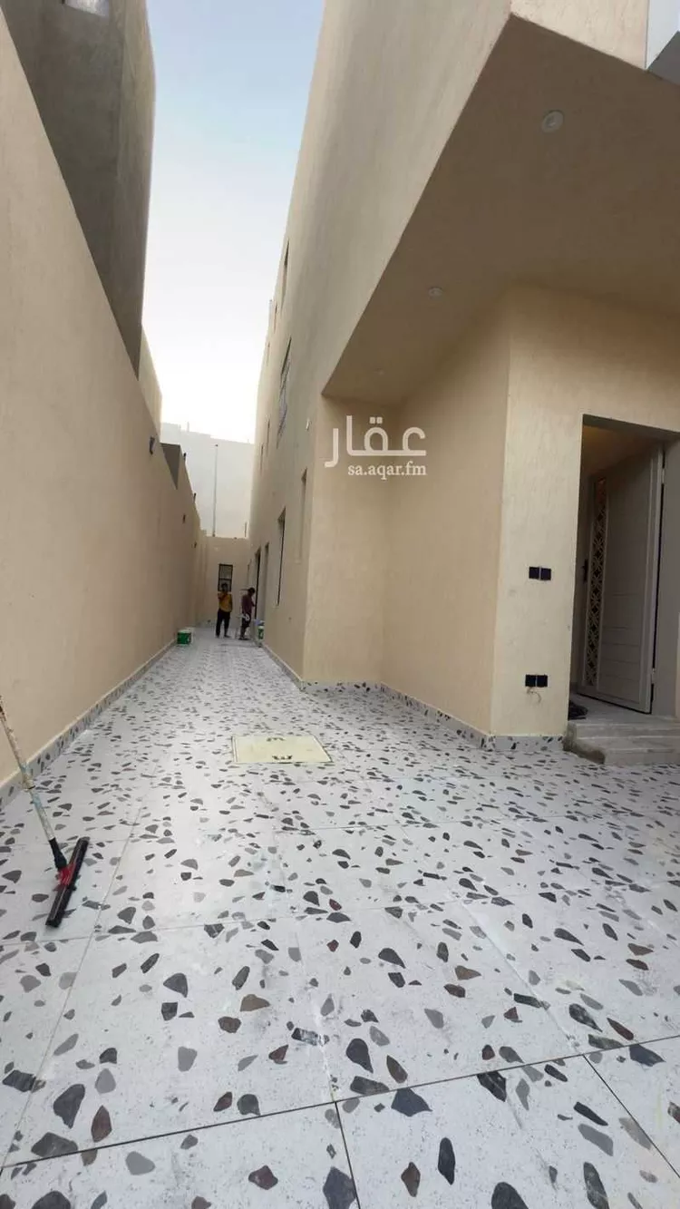 دور للبيع في شارع عبدالرحمن الدمشقي, حي بدر, مدينة الرياض, منطقة الرياض صورة 3