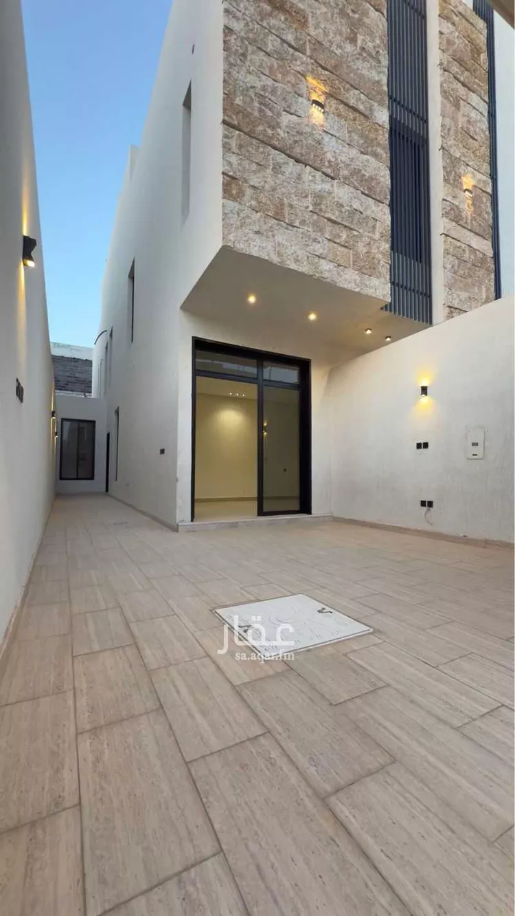 Floor for Sale in Riyadh Dirab 9