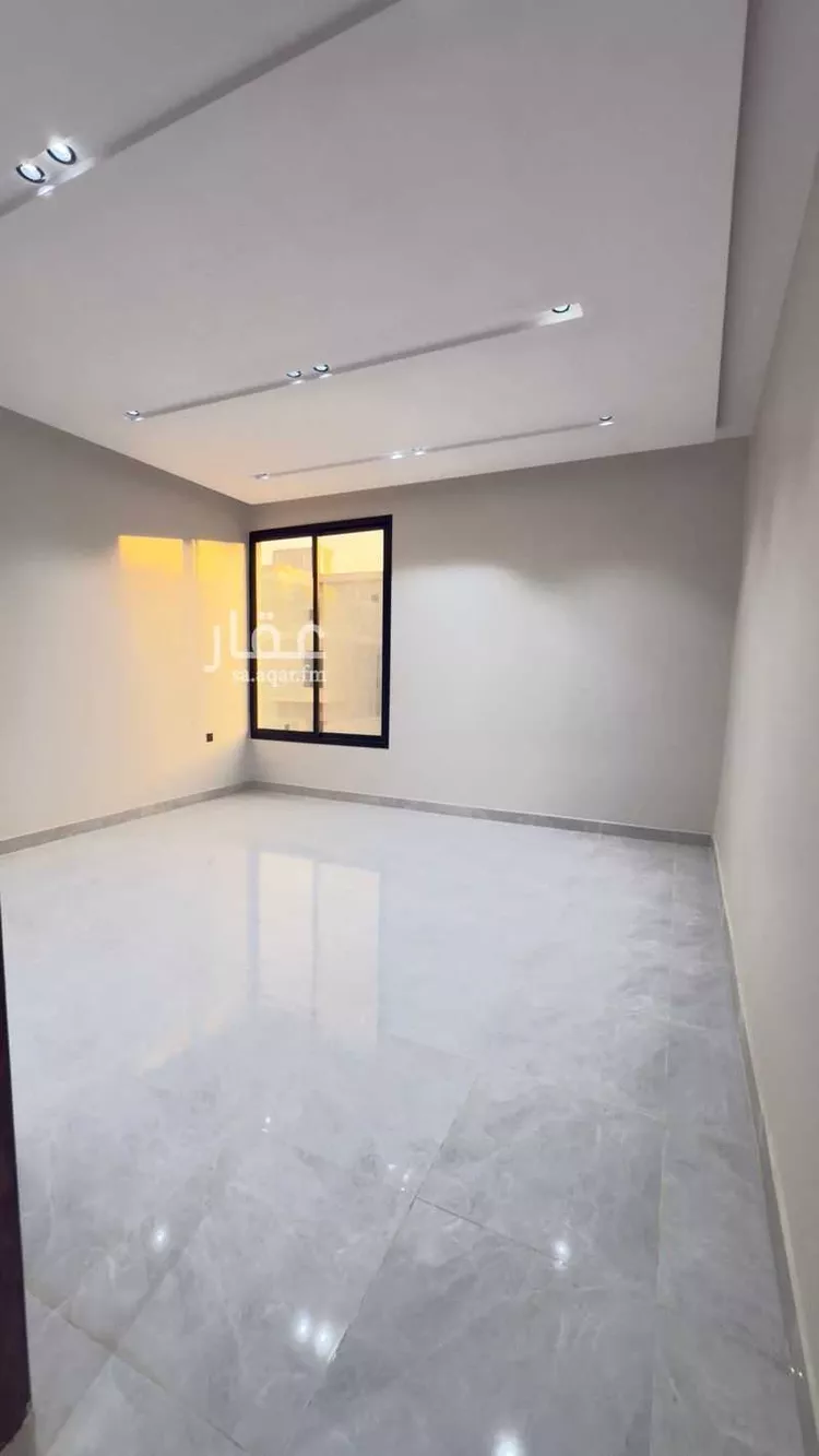 Floor for Sale in Riyadh Dirab 6