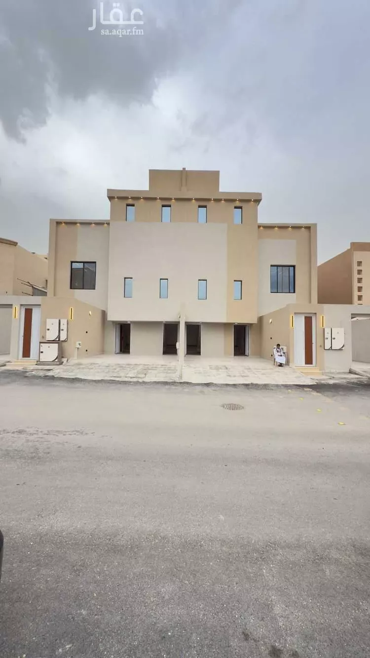 دور للبيع في شارع أحمد بن , حي الحزم, مدينة الرياض, منطقة الرياض صورة 2