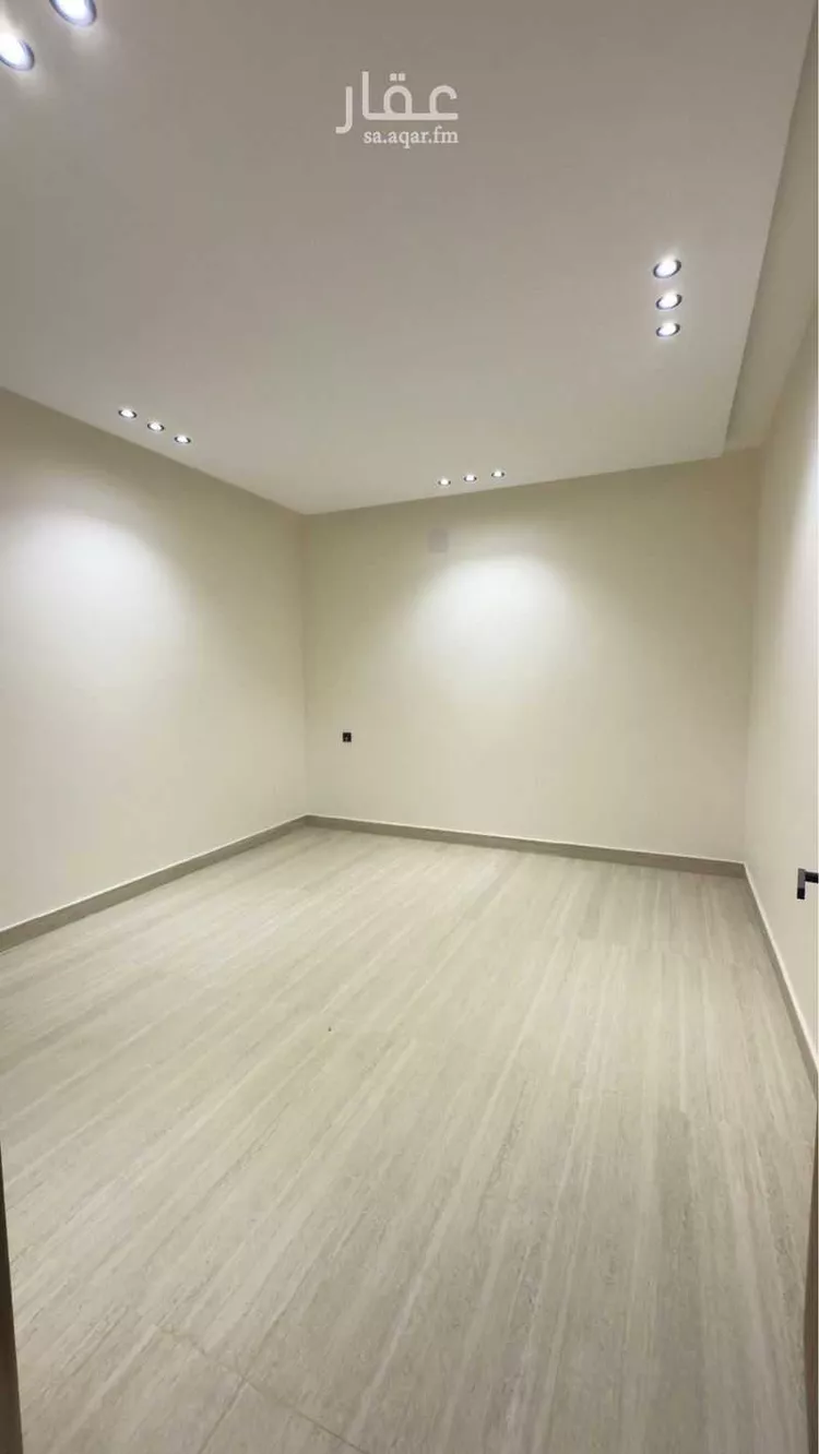 Floor for Sale in Riyadh Dirab 7