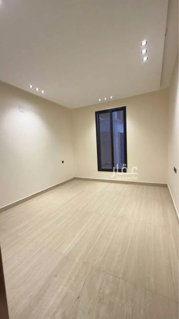 Floor for Sale in Riyadh Dirab 13