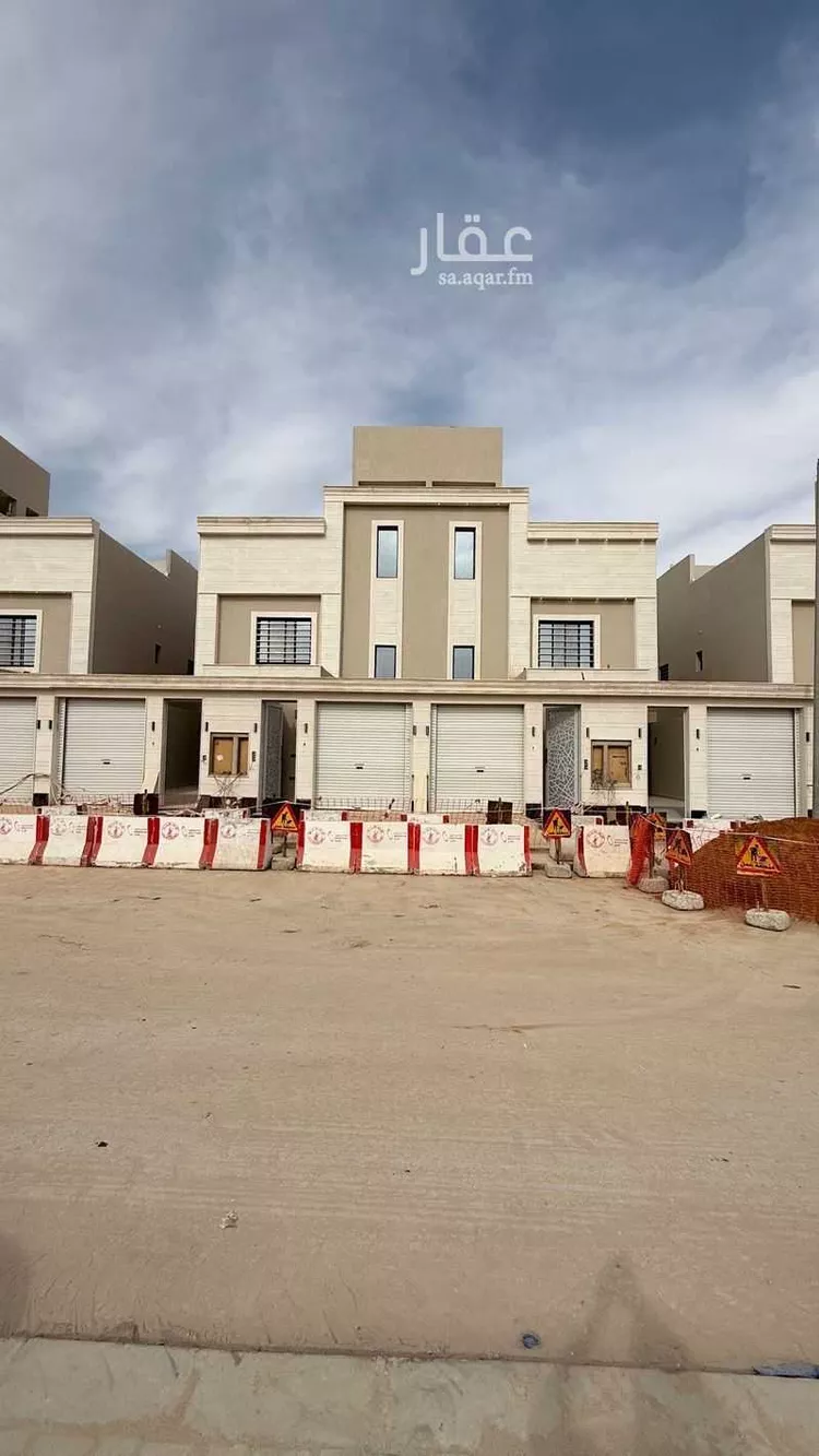 دور للبيع في شارع أحمد , حي بدر, مدينة الرياض, منطقة الرياض