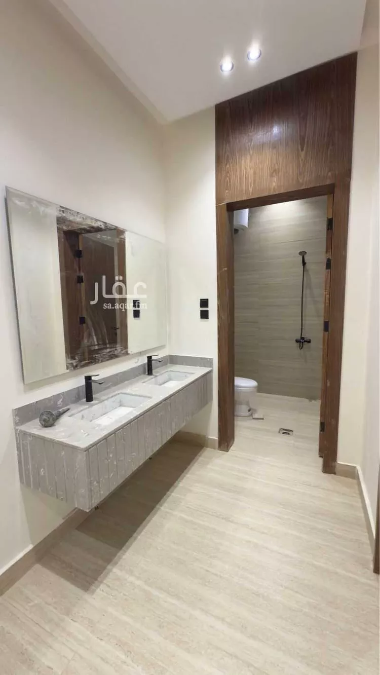 Floor for Sale in Riyadh Dirab 15