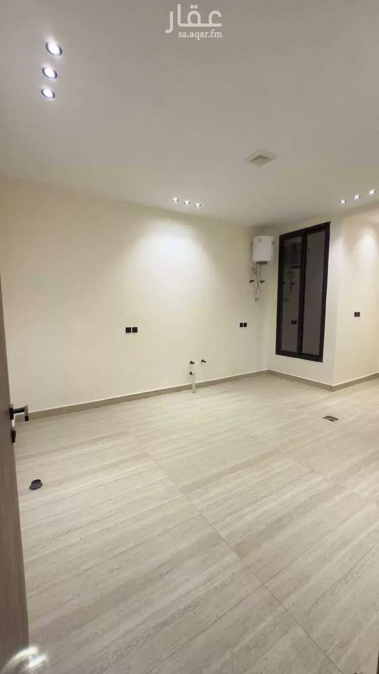 Floor for Sale in Riyadh Dirab 8