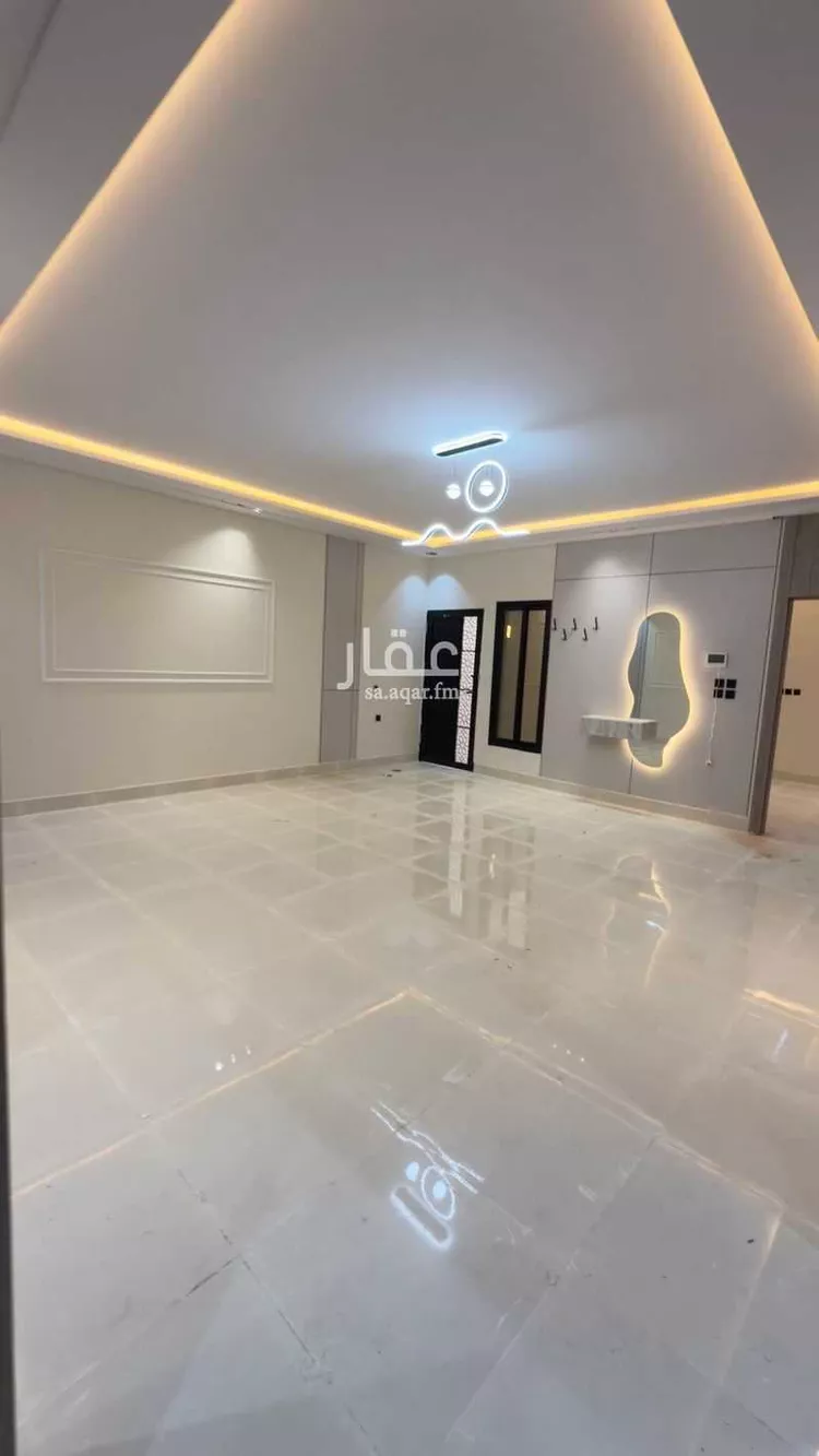 Floor for Sale in Riyadh Dirab 13