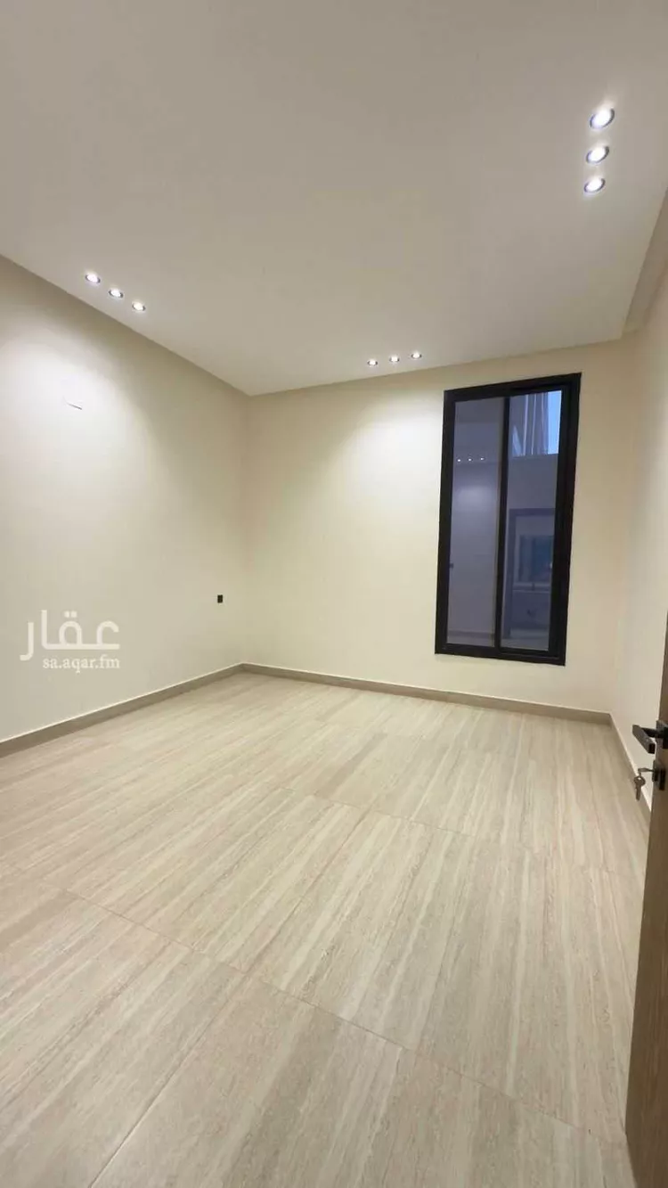 Floor for Sale in Riyadh Dirab 14