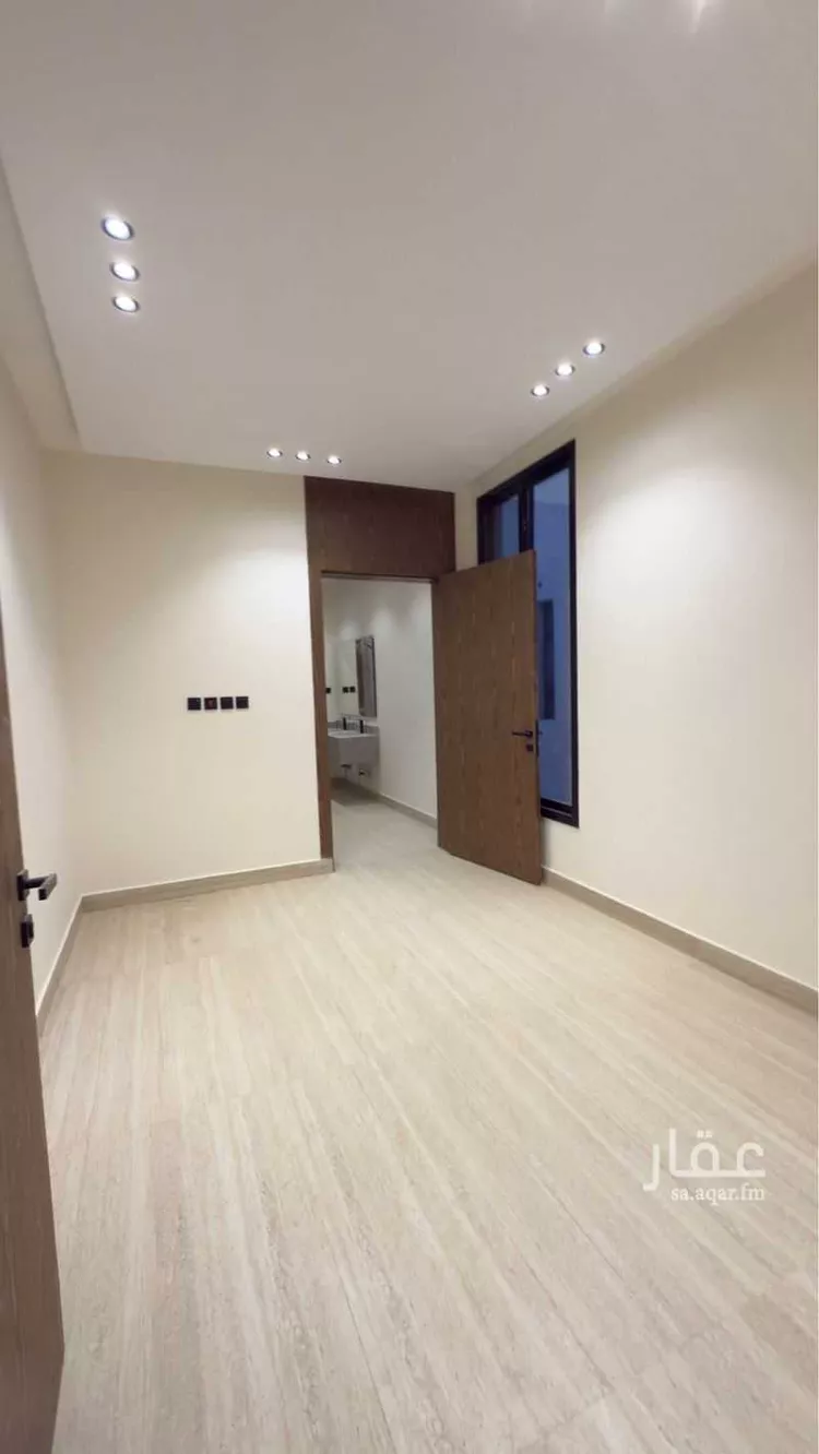 Floor for Sale in Riyadh Dirab 10